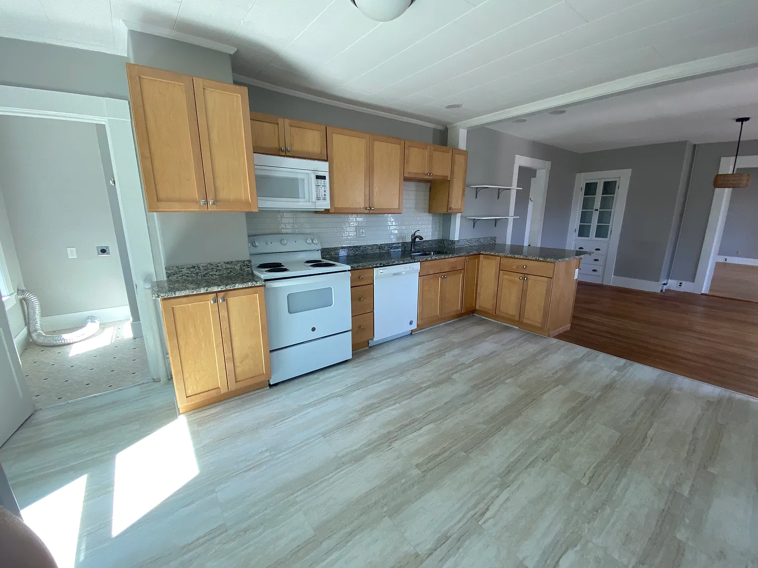 7 Holly St — Photo 1