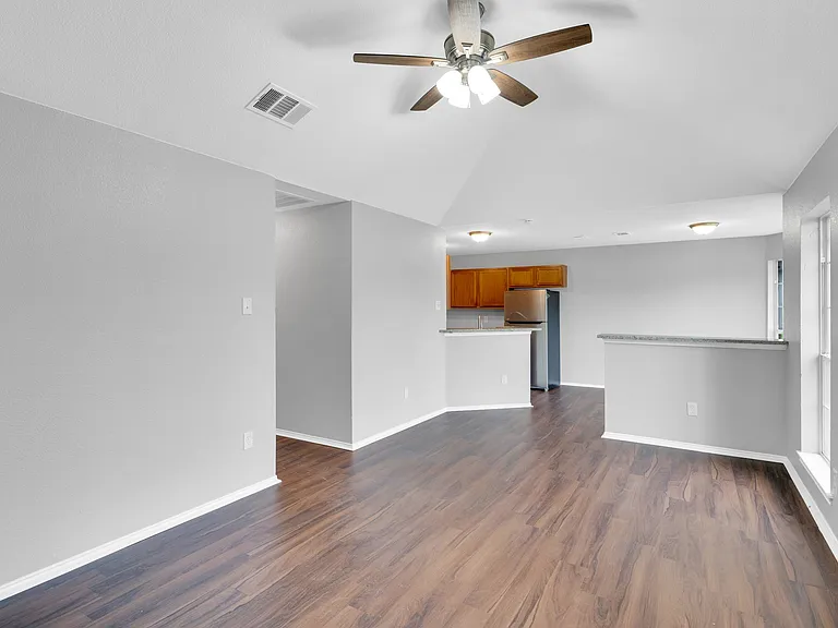 2520 Fatima Ave — Photo 2