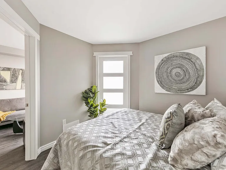 8575 Riverside Dr E — Photo 20