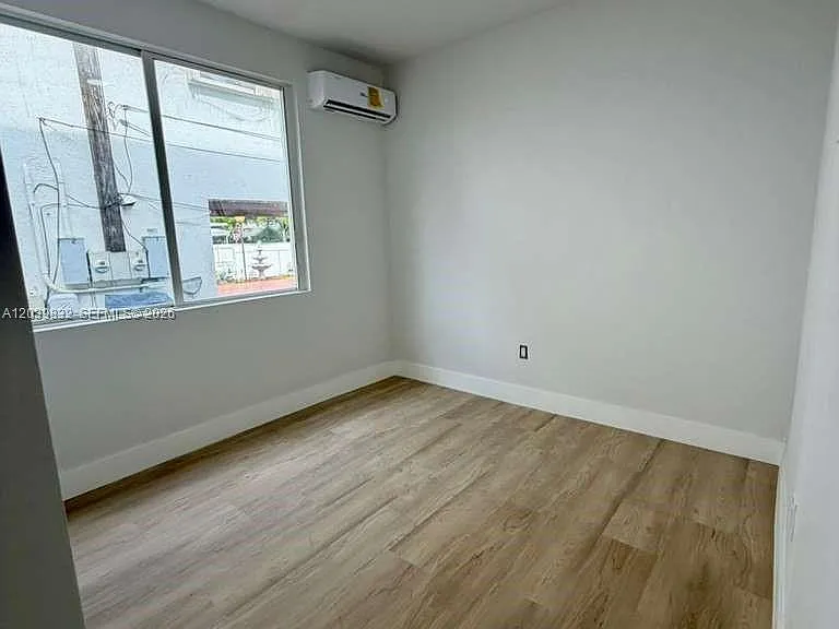 2425 SW 6th St #3 — Photo 6