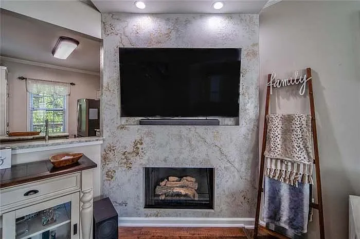 4003 Edgecomb Dr — Photo 13