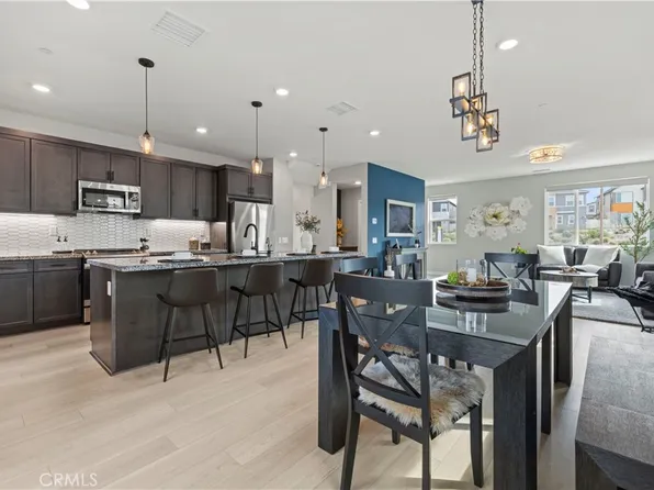 27046 Tanager Ln, Valencia, CA 91381