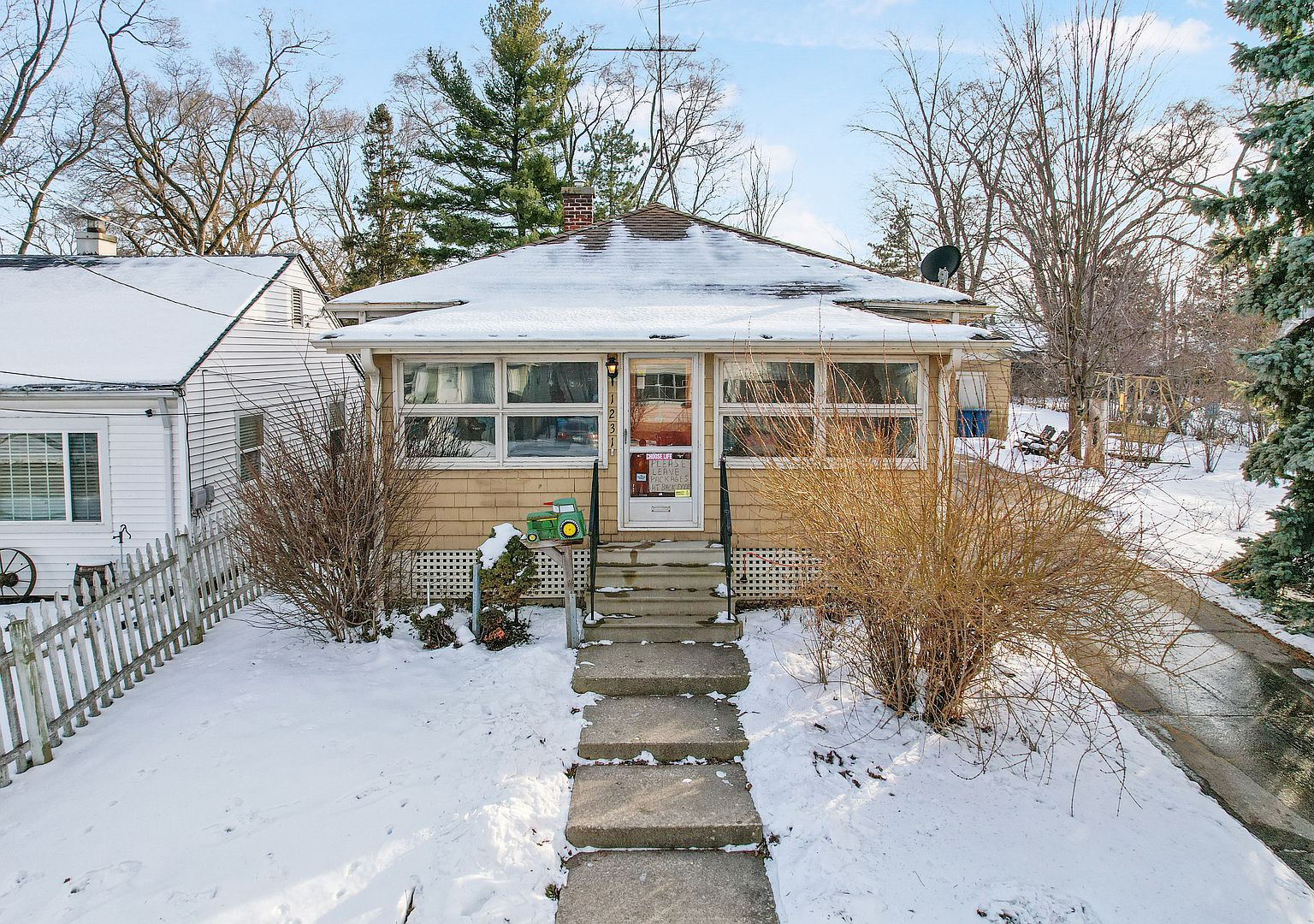 1231 Grove St, Aurora, IL 60505 Zillow