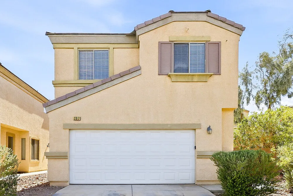 3 bed, 2.5 bath, 1632 sqft, $2,260 — Photo 1