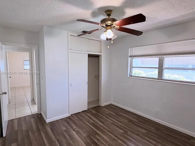 1077 SW 2nd St #2 — Photo 12