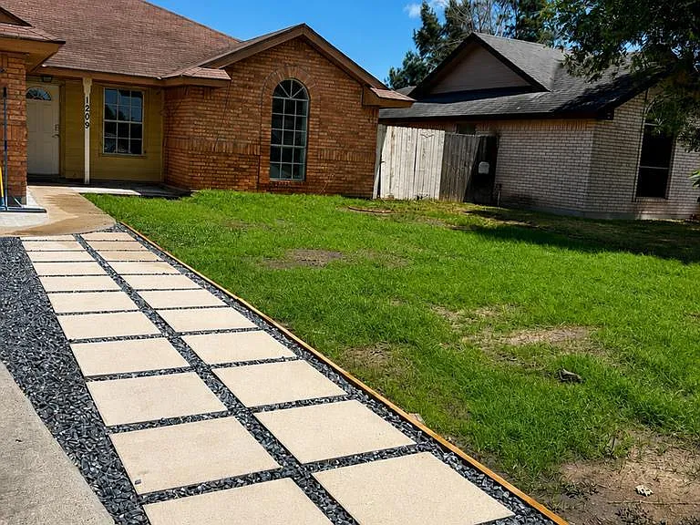 1209 Mango Ct — Photo 1