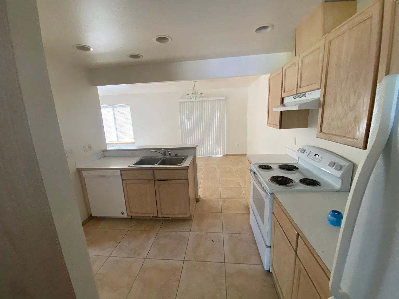 8110 43rd Ave NE — Photo 3