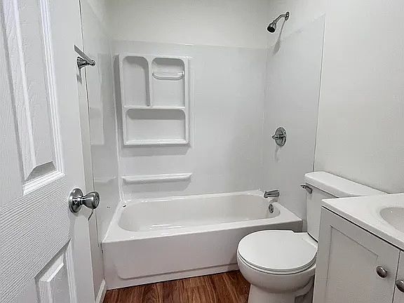 3rd image of 1009 E Havens St