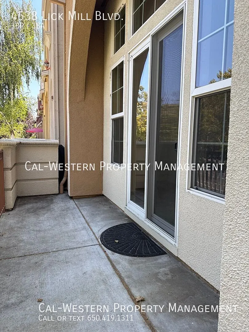Spacious Townhome in Rivermark Community 3 Bedroom 2.5 Bath — Photo 3