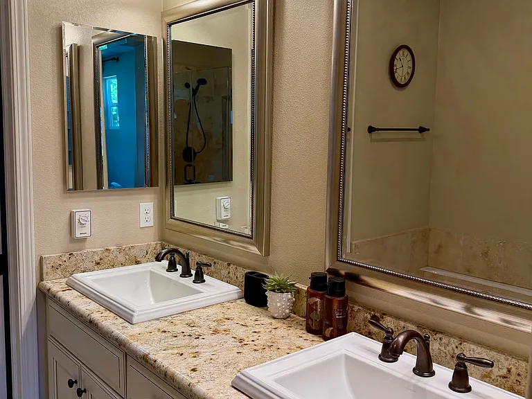496 Rialto Pl — Photo 8