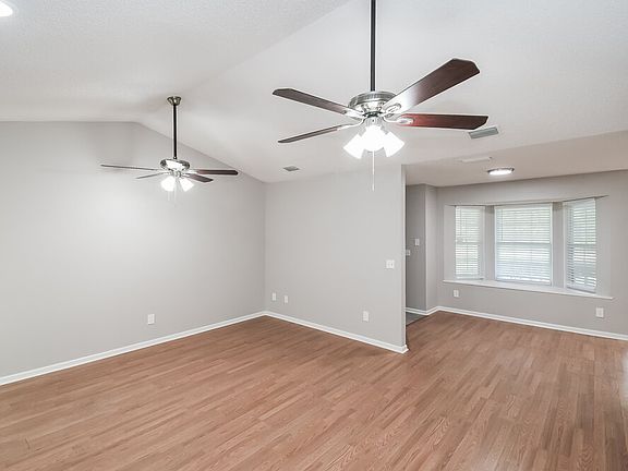 5th image of 3423 Deerfield Pointe Dr