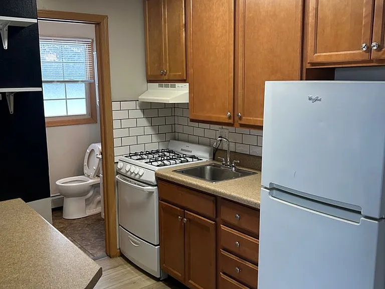 805 Fairmont Ave — Photo 2