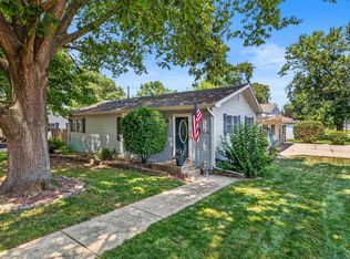 718 E Chestnut St, Monticello, IL 61856