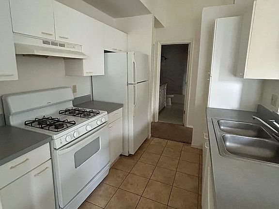 4th image of 1614 Columbia Arms Cir Unit 247