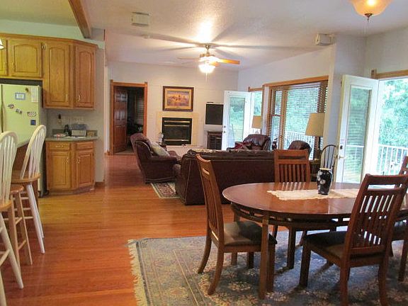 5th image of 4360 Dandelion Ln