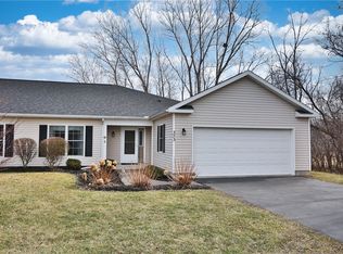 373 Walker Dr, Canandaigua, NY 14424
