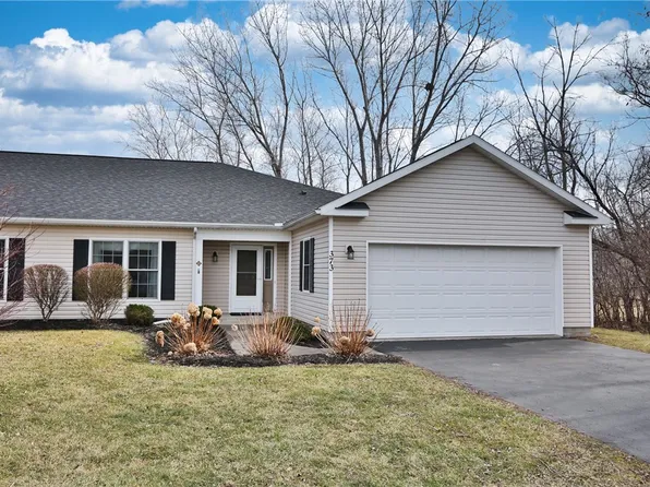 373 Walker Dr, Canandaigua, NY 14424