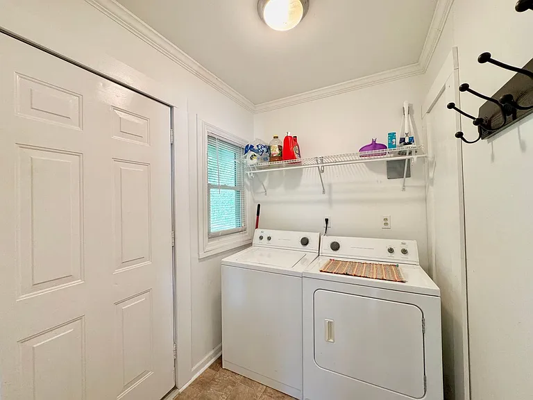 224 E Danville St — Photo 9