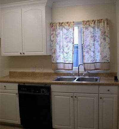3rd image of 812 Pendegast St Unit A