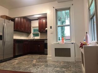 43 Hicks Ln, Great Neck, NY 11024