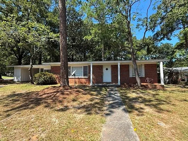 1303 Diane Ct