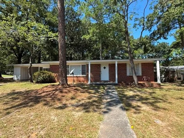 1303 Diane Ct, Mobile, AL 36618