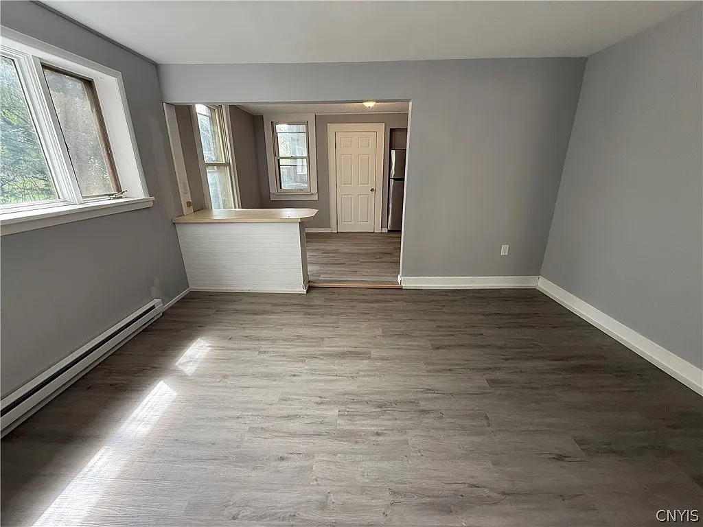 3 bed, 1.0 bath, 1710 sqft, $1,600 — Photo 4