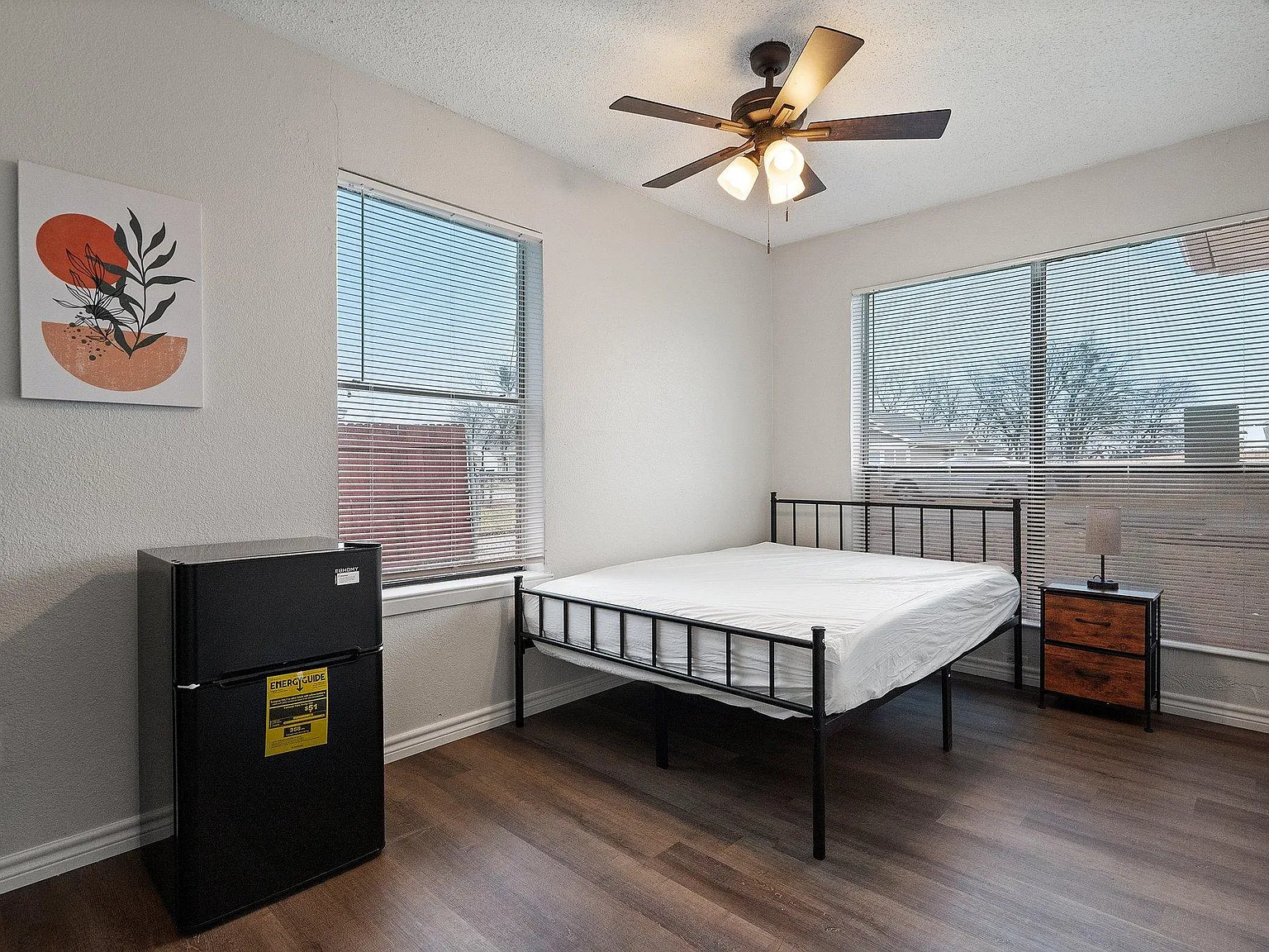 4 bed, 1.0 bath, 850 sqft, $754 — Photo 1