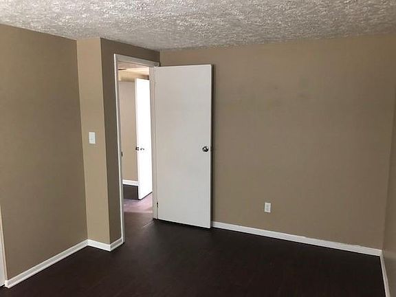 5th image of 10229 E 33rd St