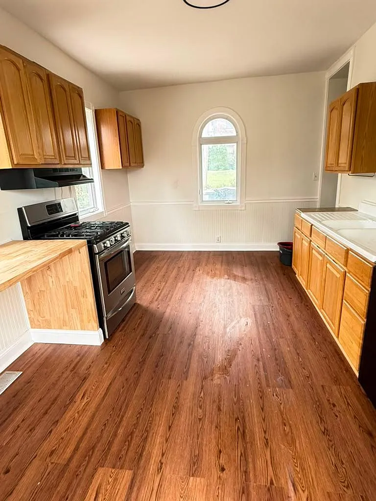 3 bed, 1300 sqft, $1,595 — Photo 3