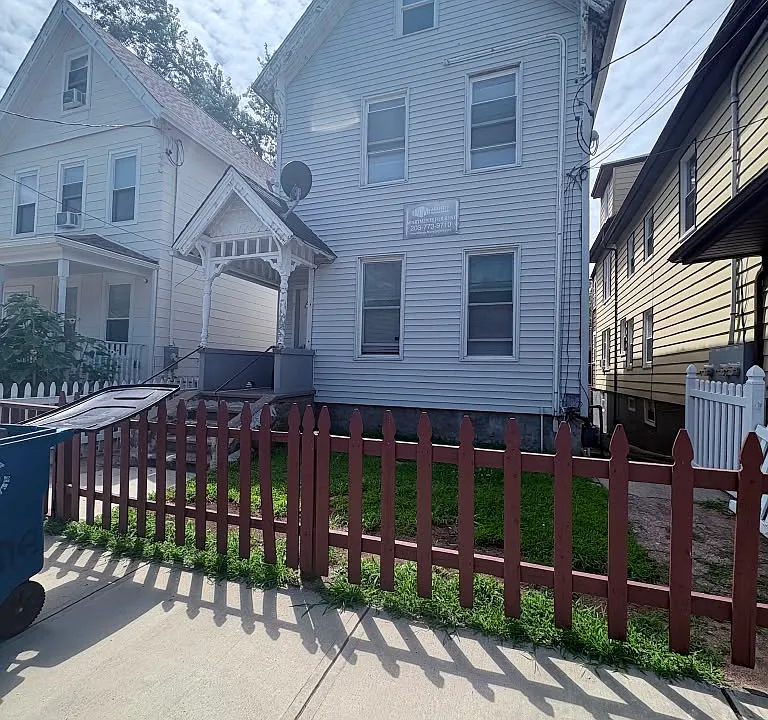 14 Vine St #22
