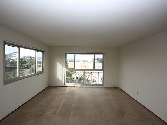 4th image of 1300 Lawton St APT 208