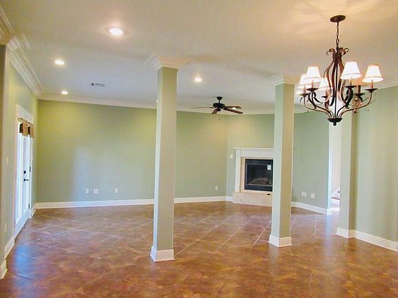 3rd image of 4876 Muirfield Dr