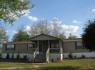 677 Old Farm Rd, Deatsville, AL 36022