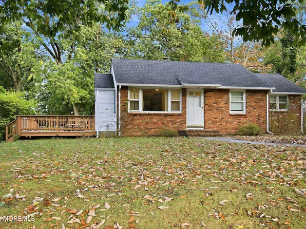 34 Hemlock Road, Howell, NJ 07731
