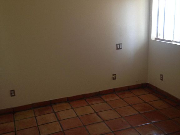 5th image of 3050 N Fontana Ave