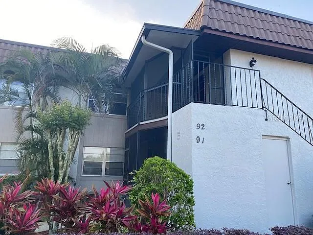 92 Windtree Ln #L — Photo 2