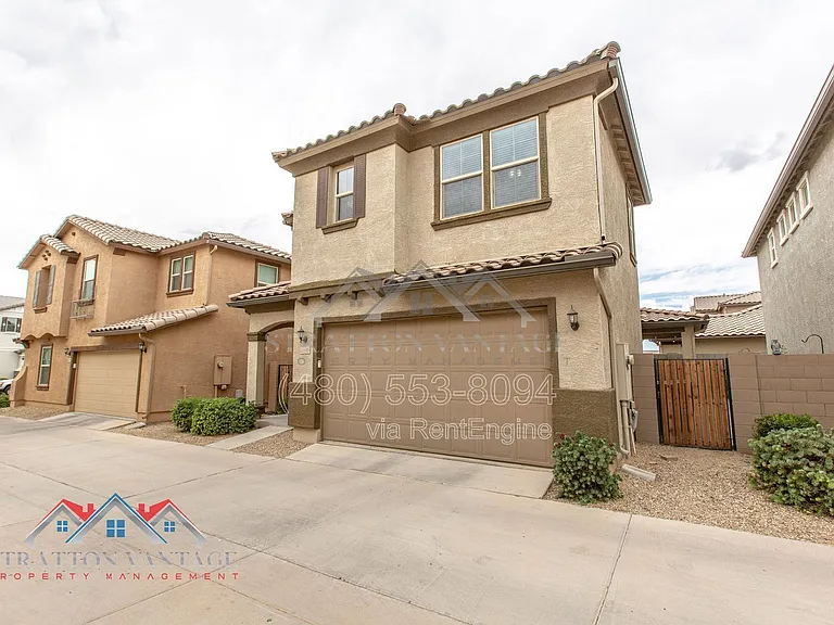 11689 N 166th Dr — Photo 8