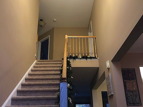 2 story foyer