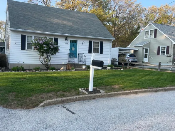 128 Green Acres Drive, Manchester, NH 03109