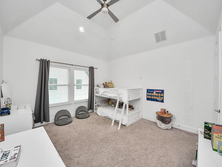 624 Delmar St — Photo 15