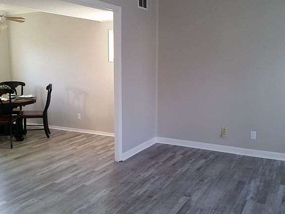 3rd image of 107 Sue Lee Dr