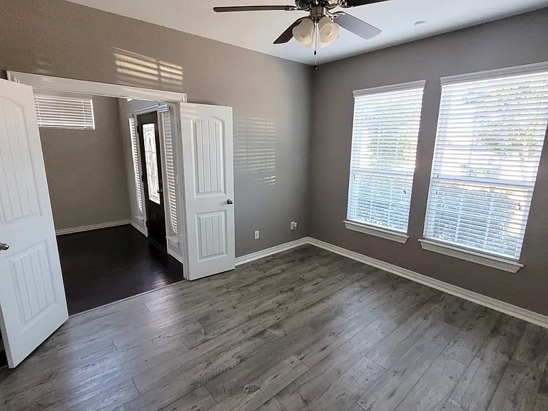 Office/5th bedroom