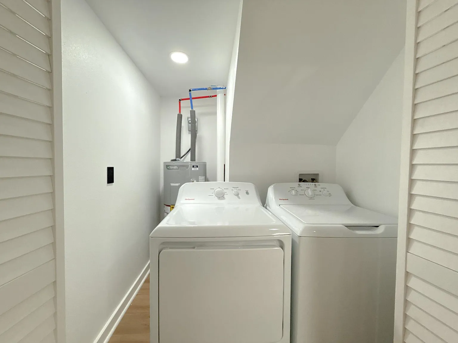 4 bed, 3.0 bath, 1661 sqft, $866 — Photo 3