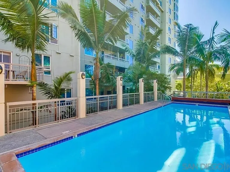 300 W Beech St #801 — Photo 12