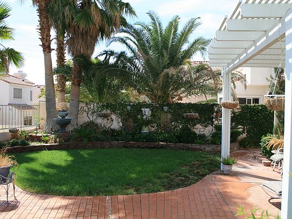 Backyard has in ground spa