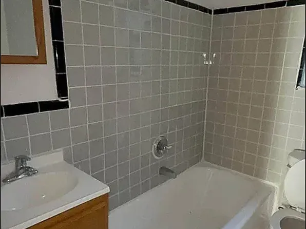 (undisclosed Address), Jamaica, NY 11435