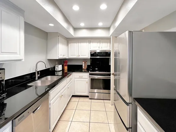 222 N Calle El Segundo APT 568, Palm Springs, CA 92262