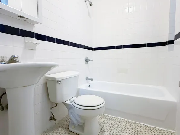 3621 Broadway image 6 of 8