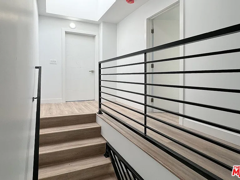 5340 Denny Ave — Photo 9